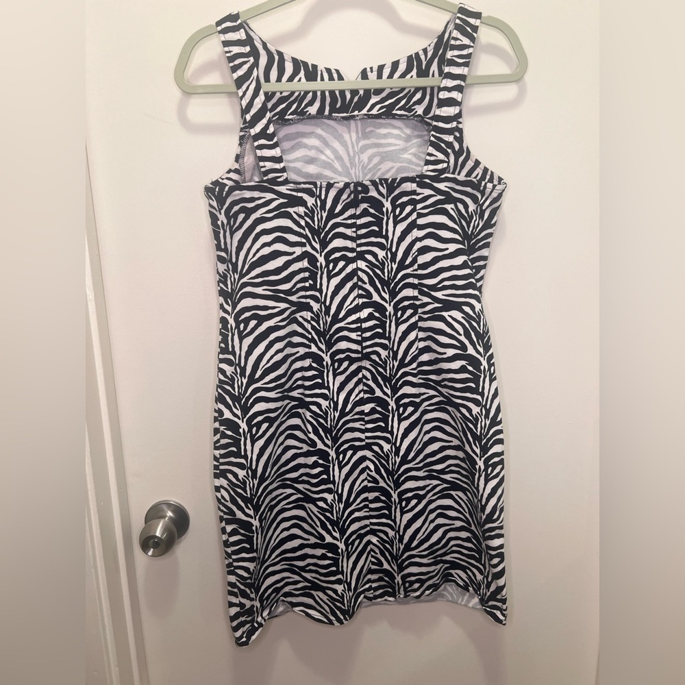 California Concepts Vintage Zebra Print Sleeveless Pencil Dress. - Picture 2 of 8